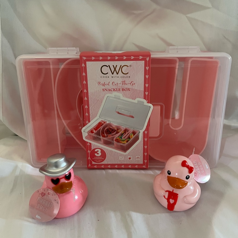 I❤️U Snackle Box With Two Pink Ducks
Great For Mother's Day Celebrations!